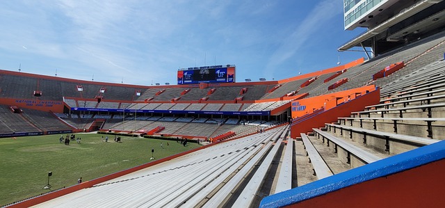 他幫助那不 他幫助那不